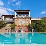 Emmeline Fronte Mare 5 6 Bagni Infinity Pool Wifi Per 12 Persone וילה