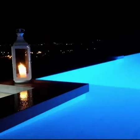 Emmeline Fronte Mare 5 6 Bagni Infinity Pool Wifi Per 12 Persone Villa