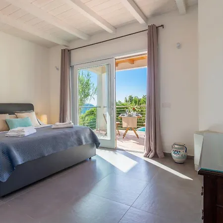 Villa Emmeline Fronte Mare 5 6 Bagni Infinity Pool Wifi Per 12 Persone