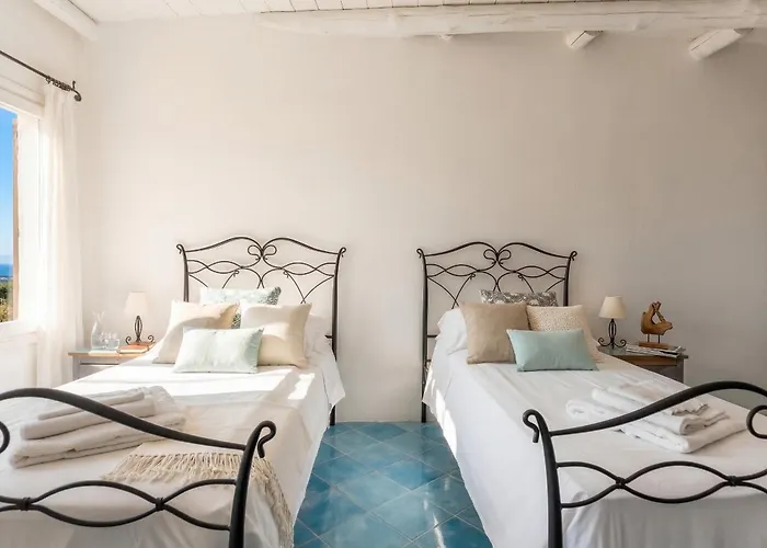 Emmeline Fronte Mare 5 6 Bagni Infinity Pool Wifi Per 12 Persone Villa