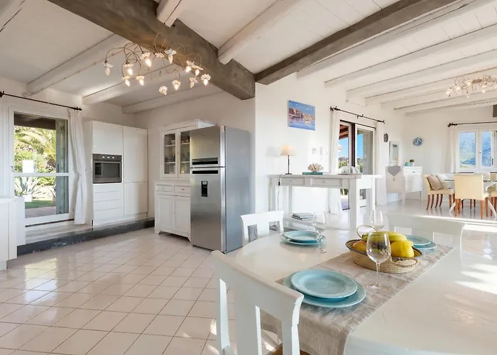 Emmeline Fronte Mare 5 6 Bagni Infinity Pool Wifi Per 12 Persone Villa *