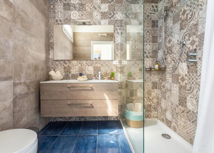 Emmeline Fronte Mare 5 6 Bagni Infinity Pool Wifi Per 12 Persone